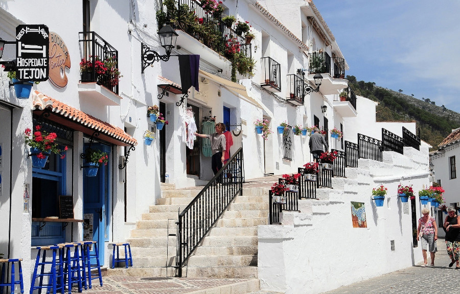 Alquiler de coches con conductor Mijas